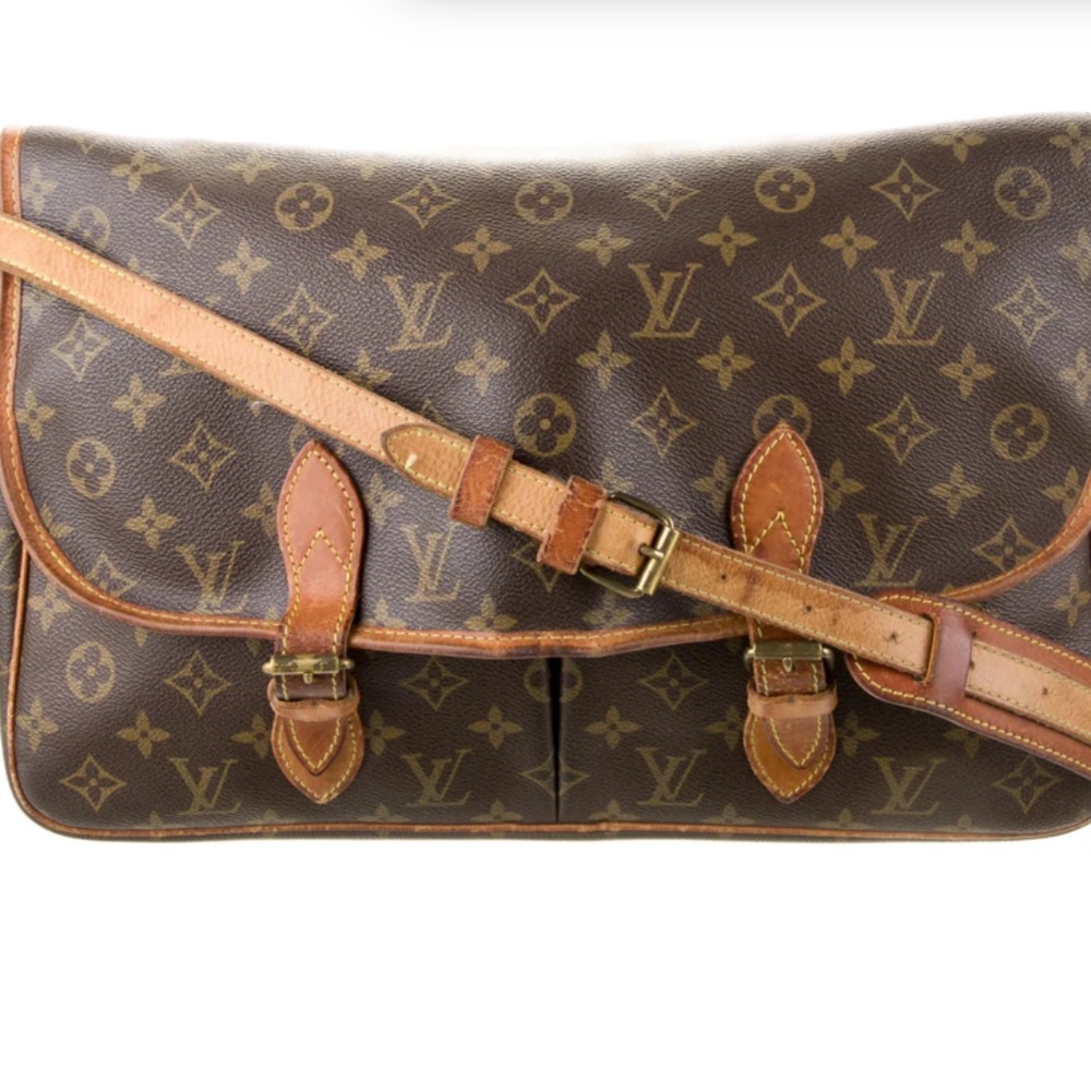 Louis Vuitton Vintage Monogram Sac Gibeciere GM